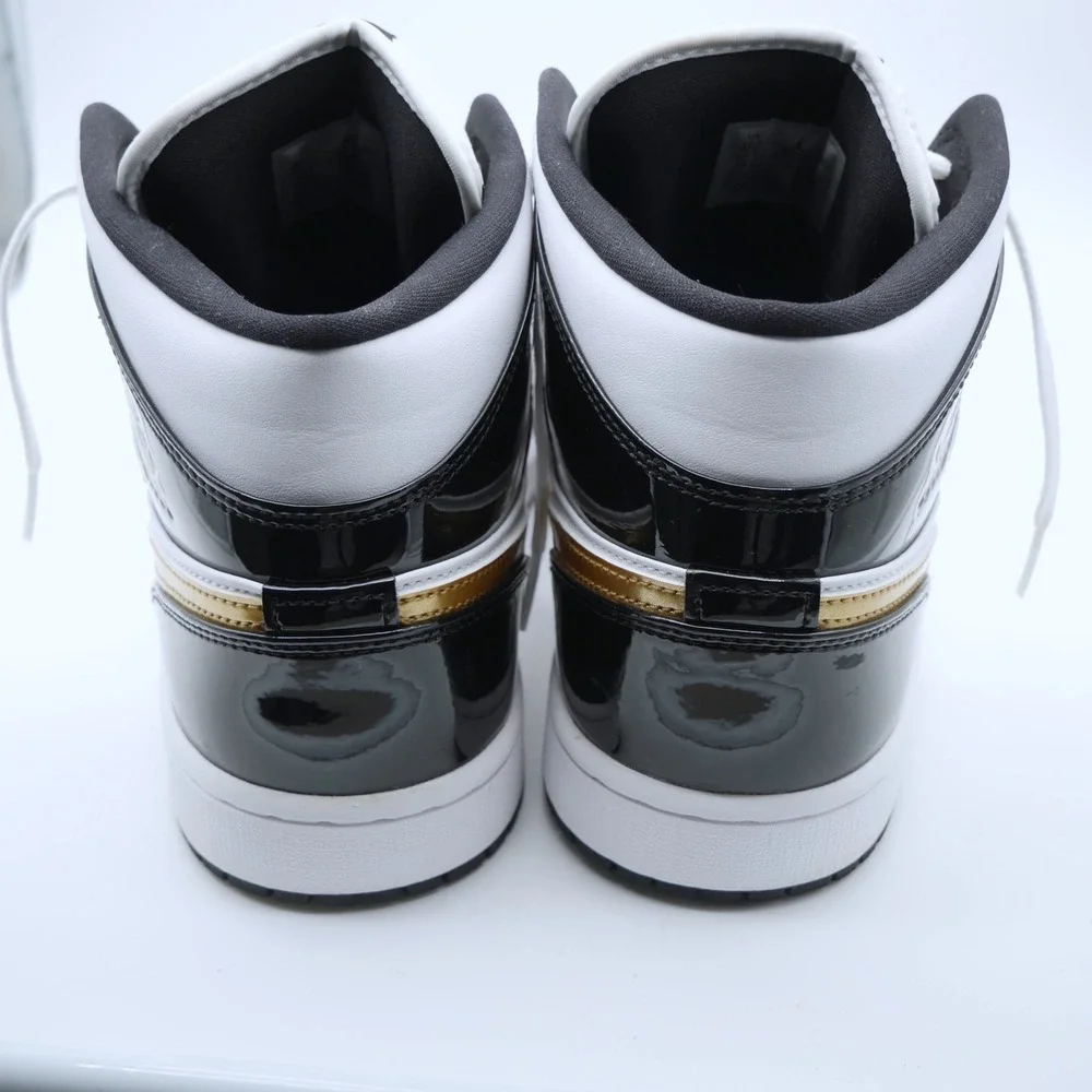 Jordan 1 Mid Patent SE 